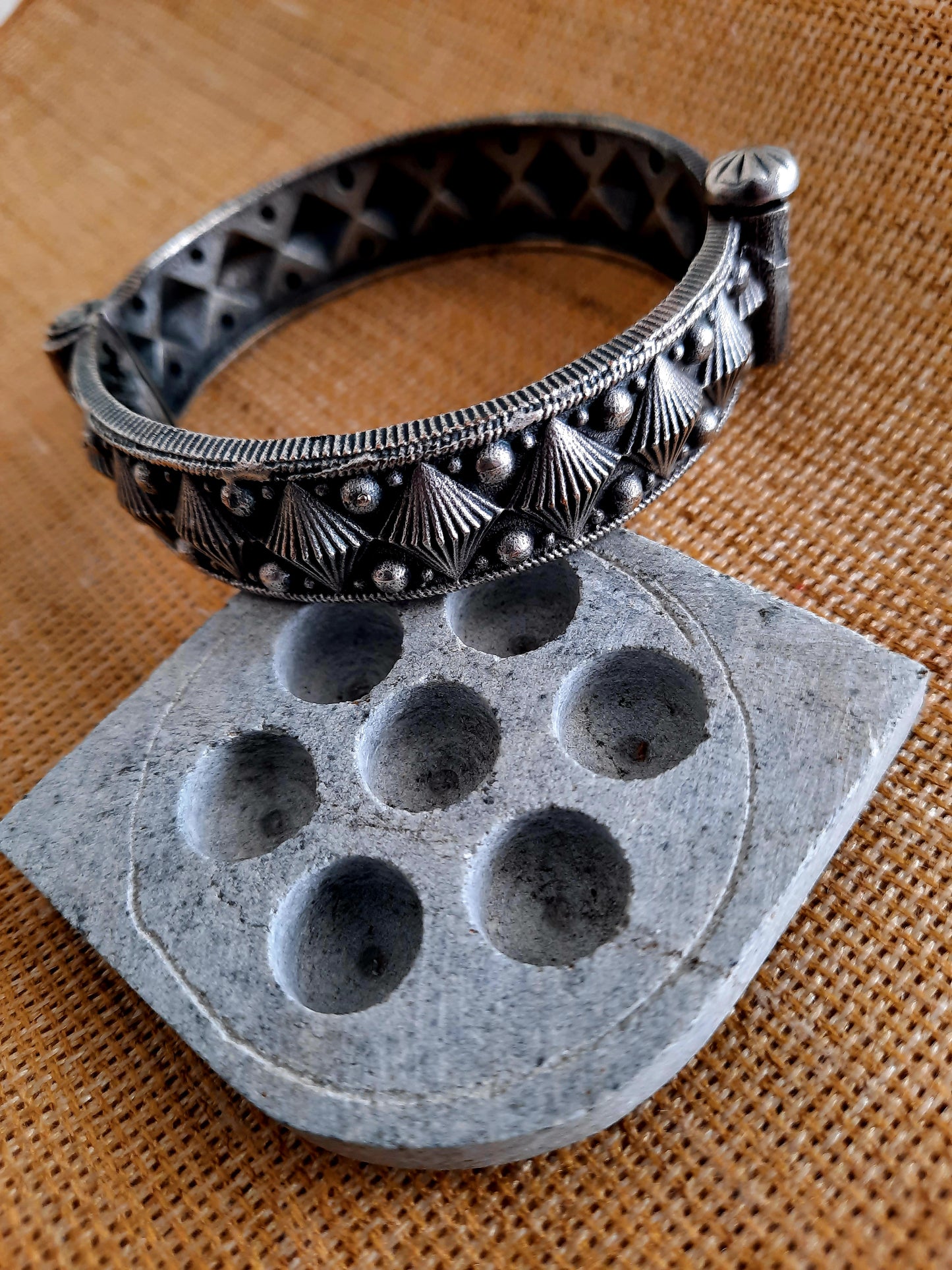 Daisy Dia-mond Bangle