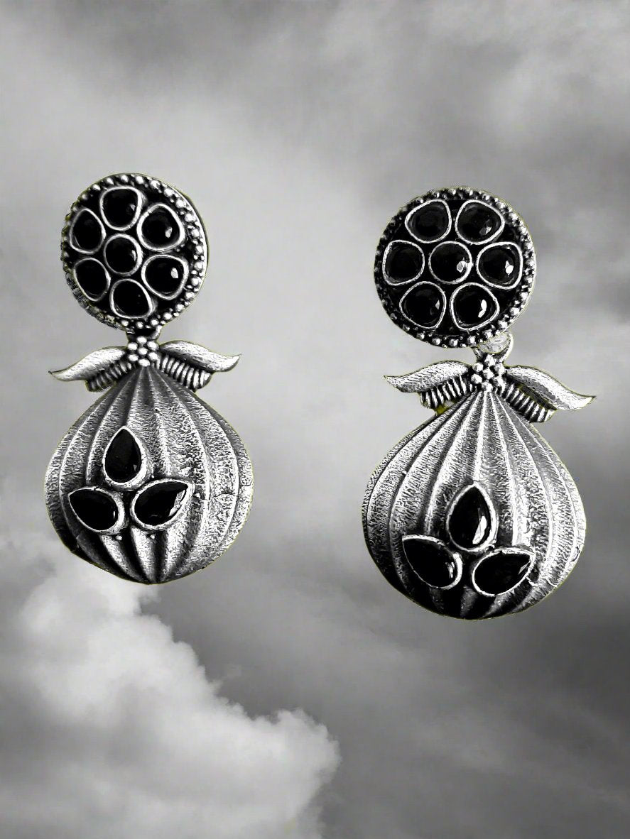 Clara Black Earrings